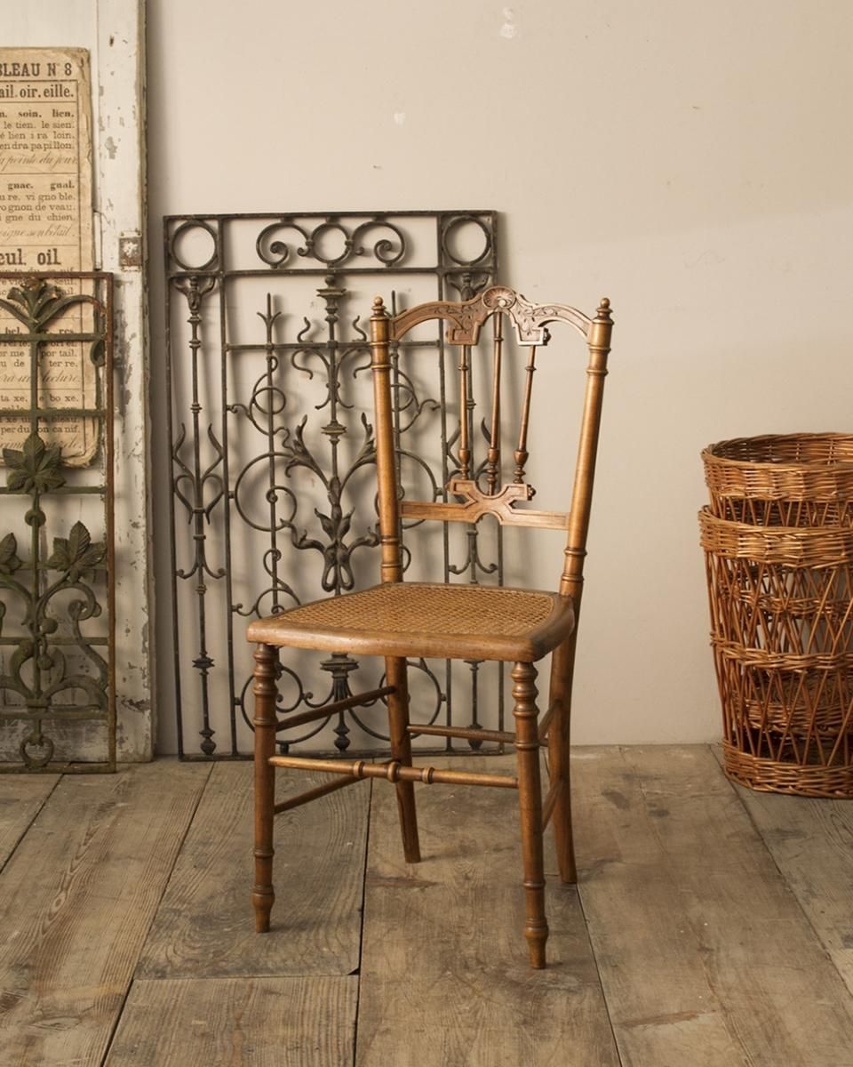 彫刻が豊富なフランスアンティークチェア|Antiques Knock