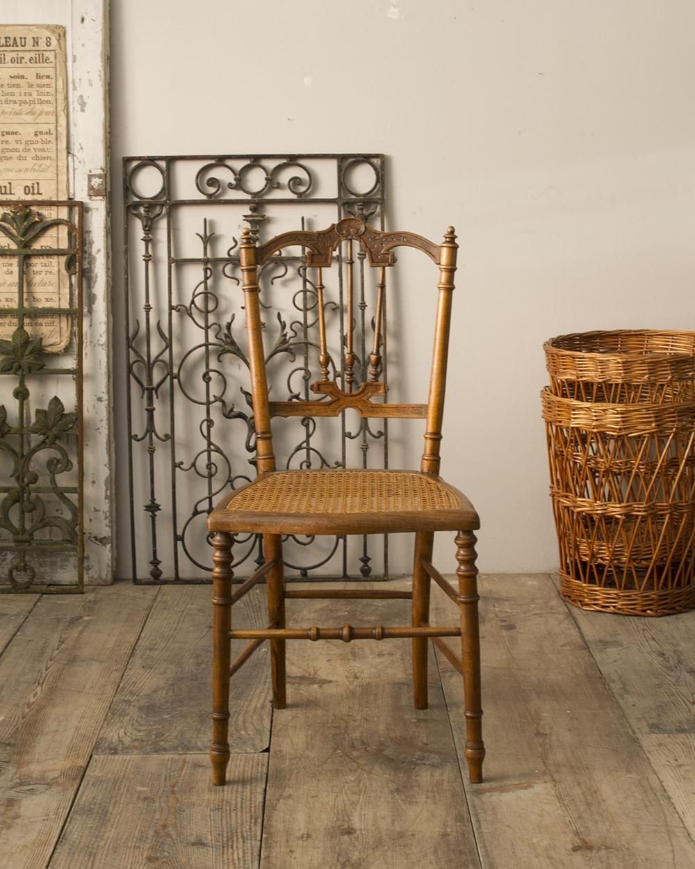 フランス　アンティーク  ラタン  チェア 彫刻が豊富なフランスアンティークチェア｜Antiques Knock