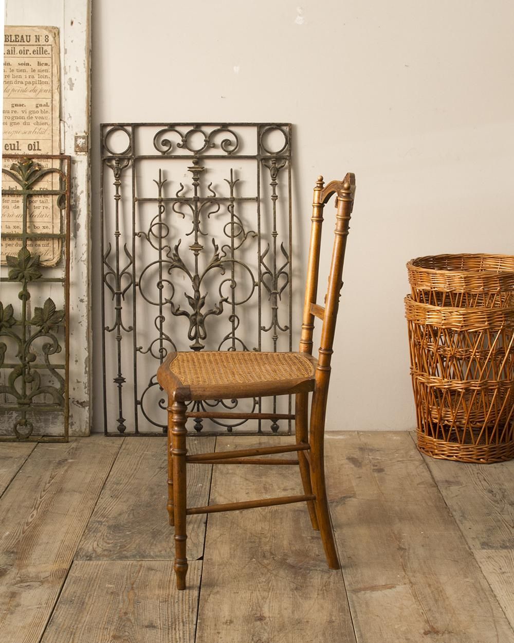彫刻が豊富なフランスアンティークチェア｜Antiques Knock