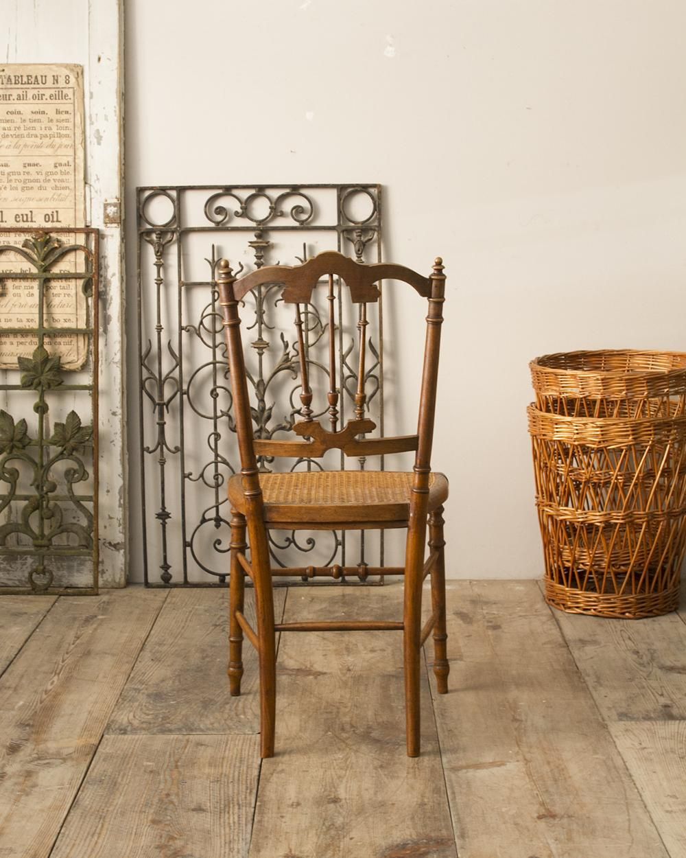 彫刻が豊富なフランスアンティークチェア｜Antiques Knock