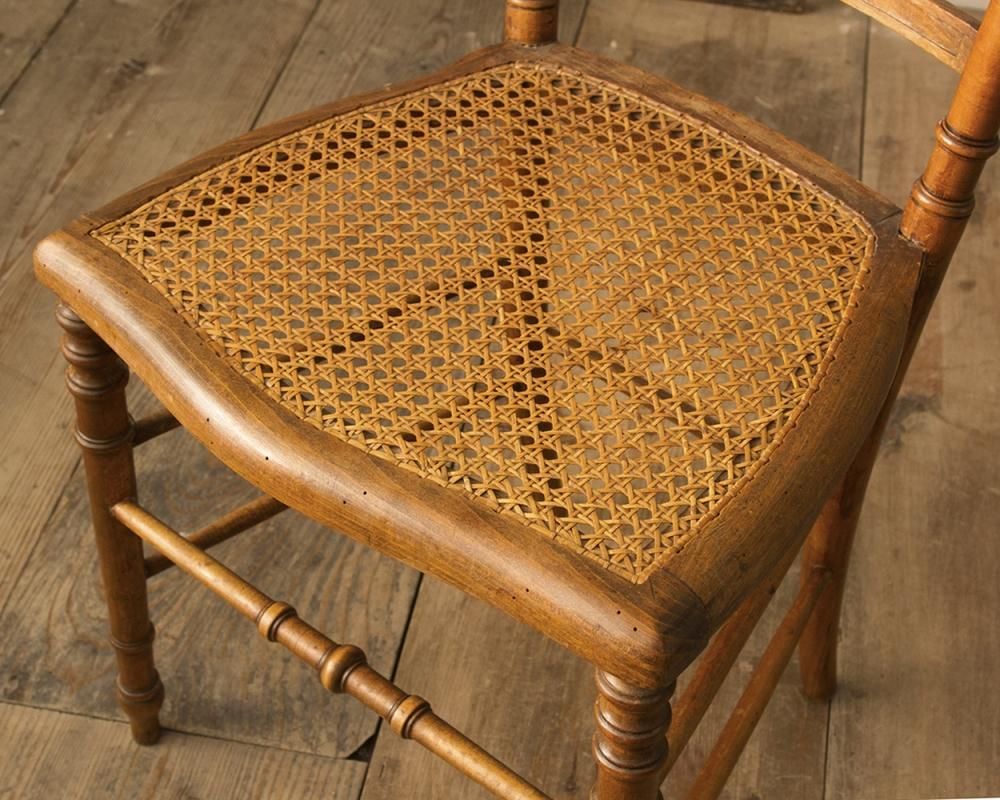 フランスアンティーク　ラタンチェア　2脚 彫刻が豊富なフランスアンティークチェア｜Antiques Knock