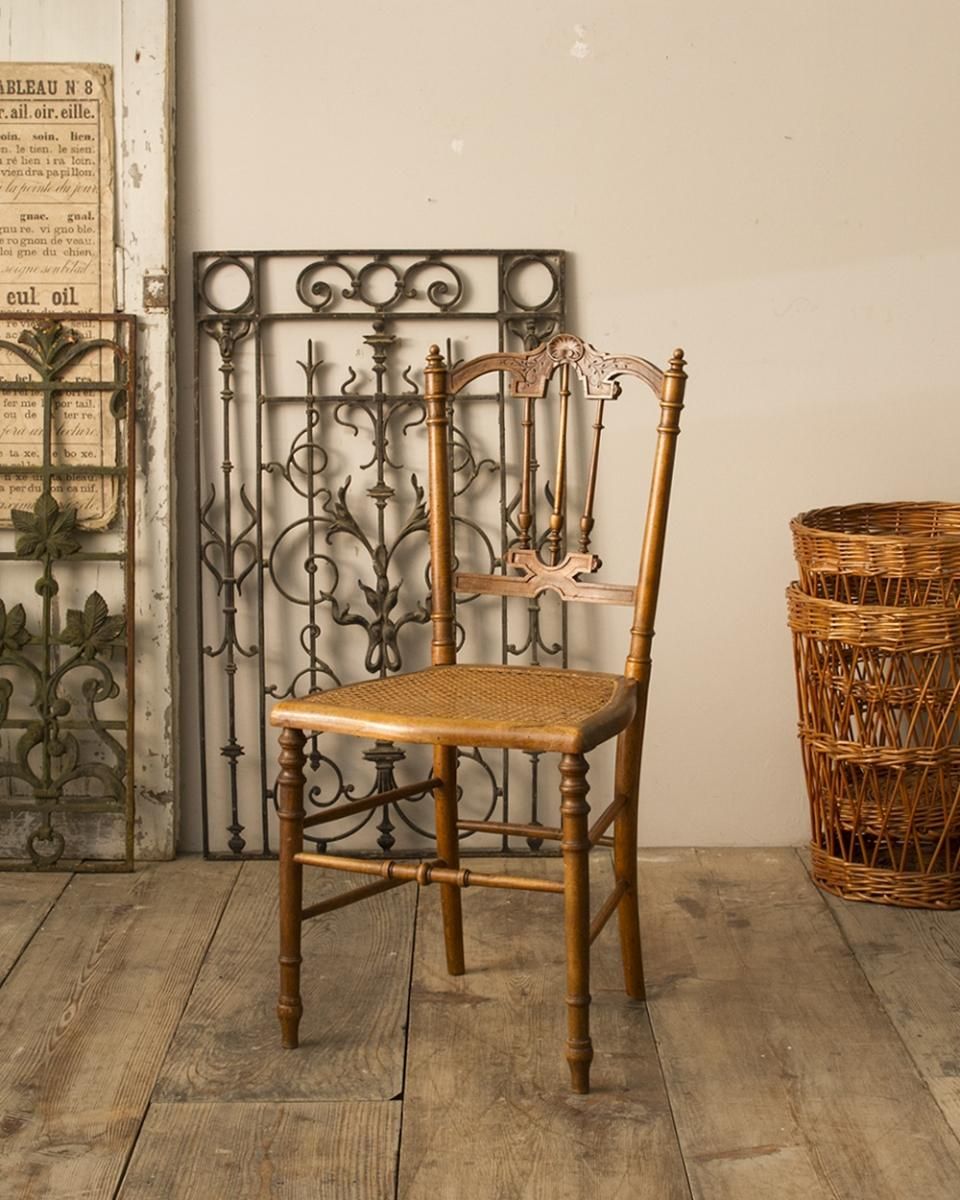 彫刻が豊富なフランスアンティークチェア|Antiques Knock