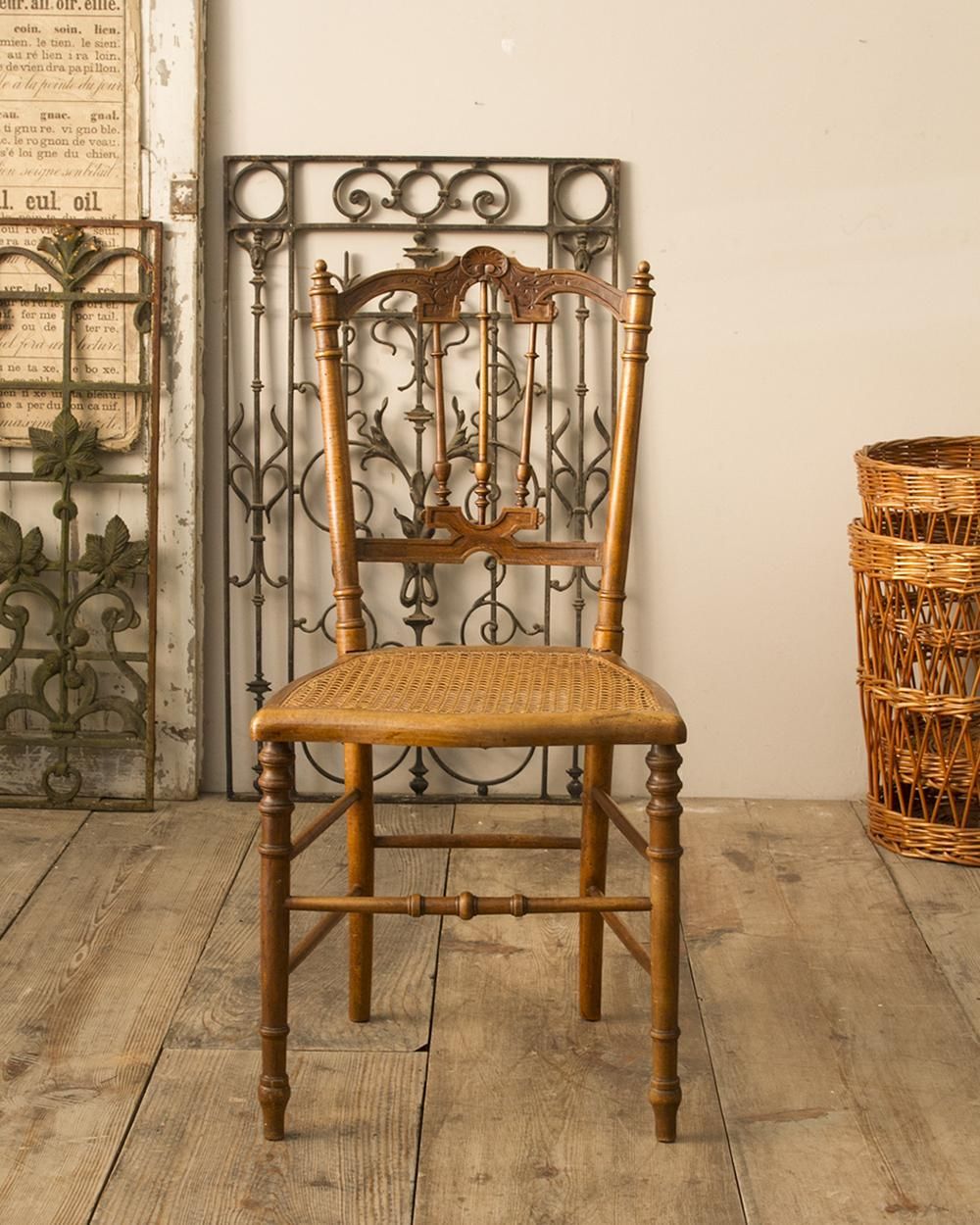 彫刻が豊富なフランスアンティークチェア｜Antiques Knock