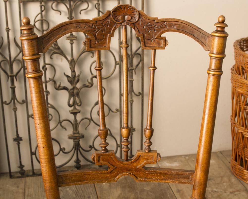 フランスアンティーク　セダンチェア 彫刻が豊富なフランスアンティークチェア｜Antiques Knock