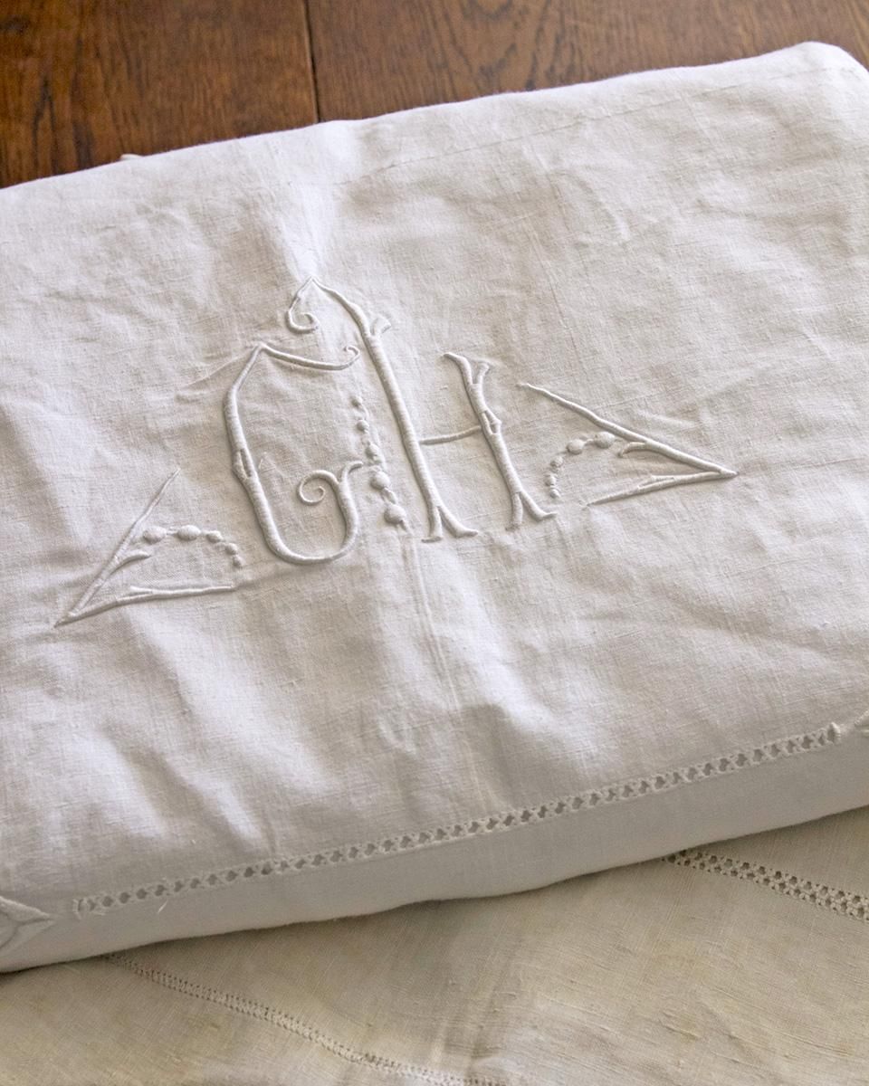 アンティーク モノグラム リネンシーツ | Antiques Knock