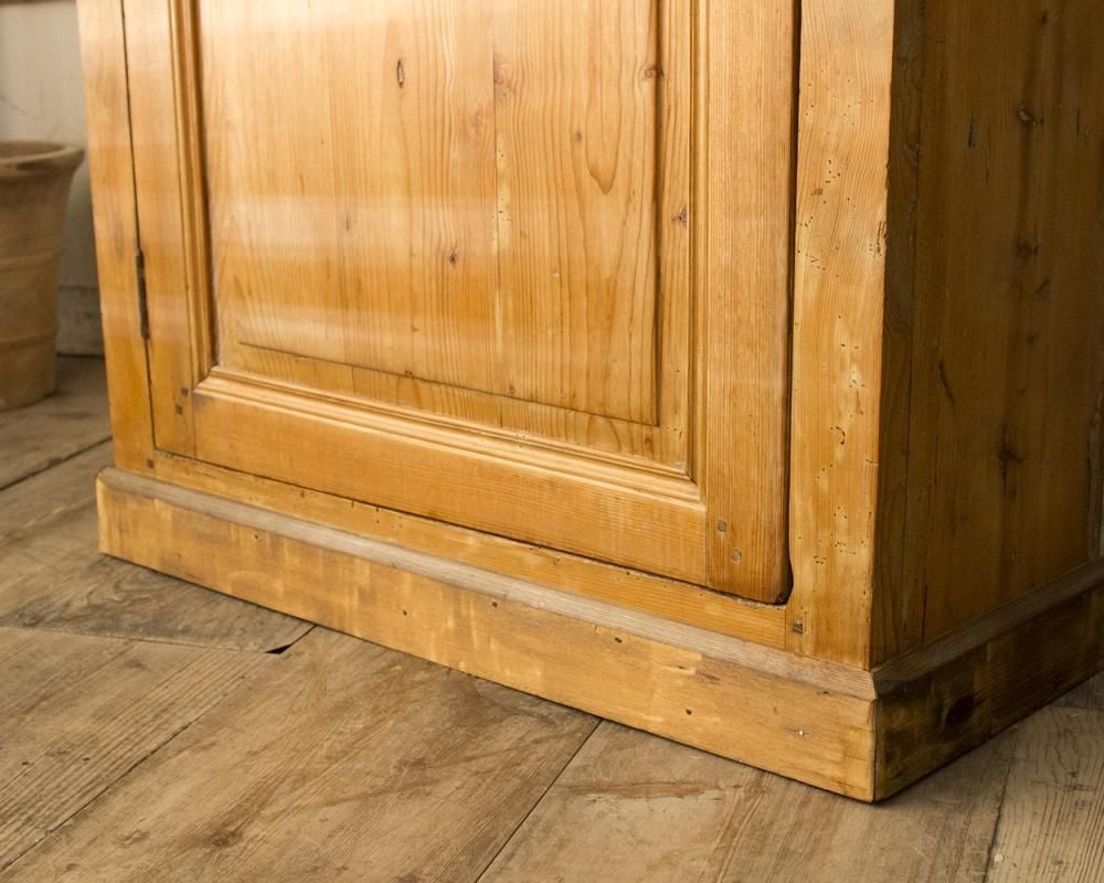 フランスアンティーク オールドパインキャビネット|Antiques Knock フランスアンティーク オールドパインキャビネット|Antiques Knock