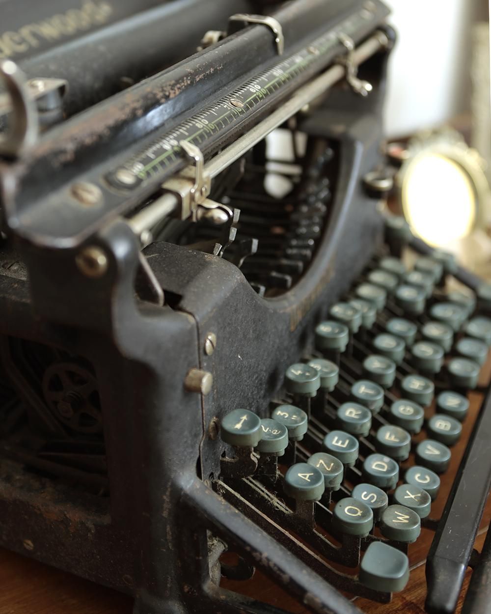 アンティーク Underwood Typewriter Company 製 タイプライター