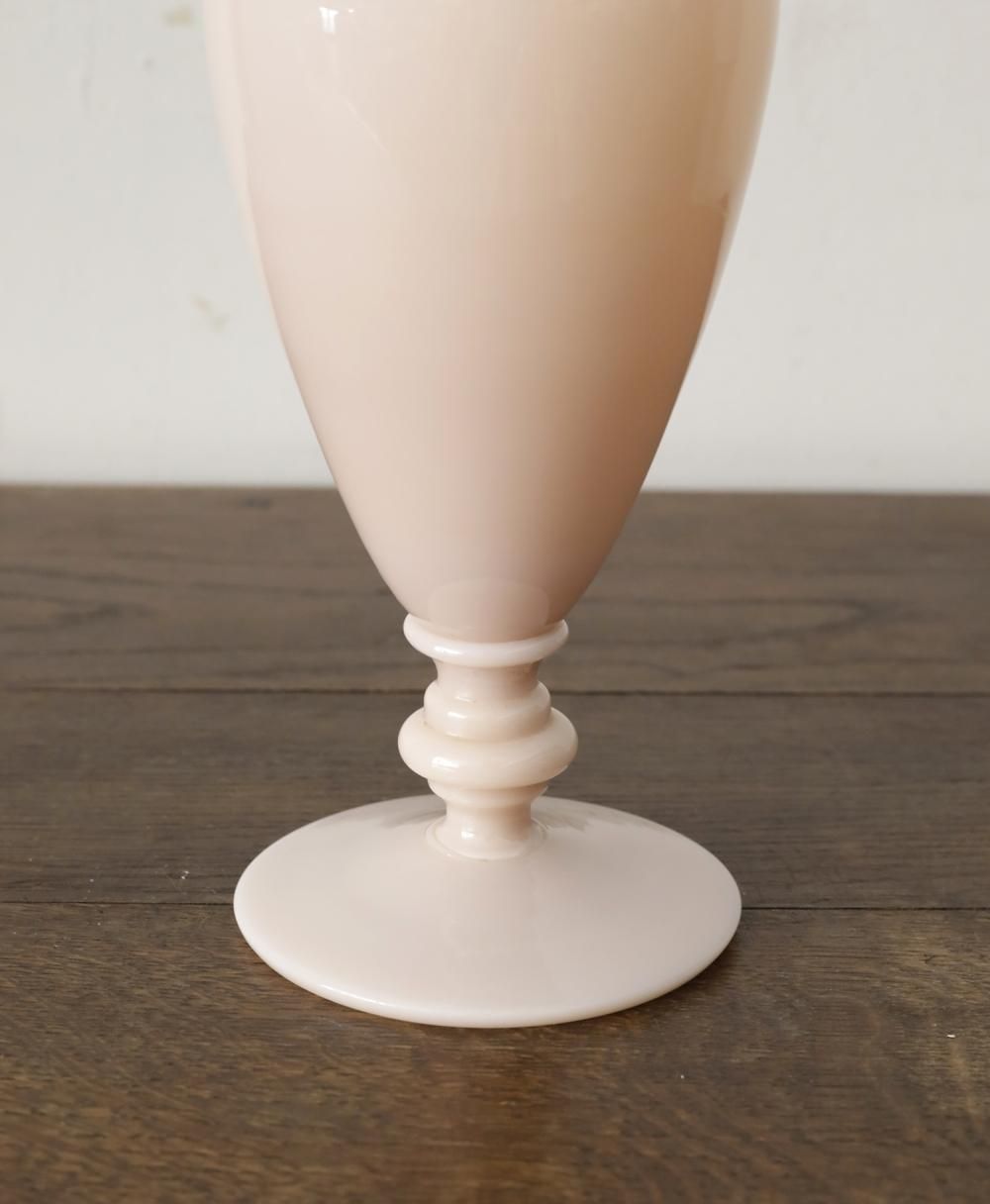 フランスアンティーク オパリンガラスが使用されたフラワーベース