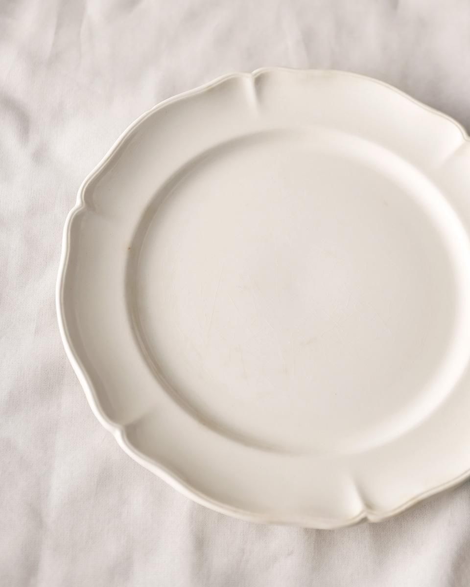 ドイツアンティーク VILLEROY&BOCH METTLACH 花リム サラディエ