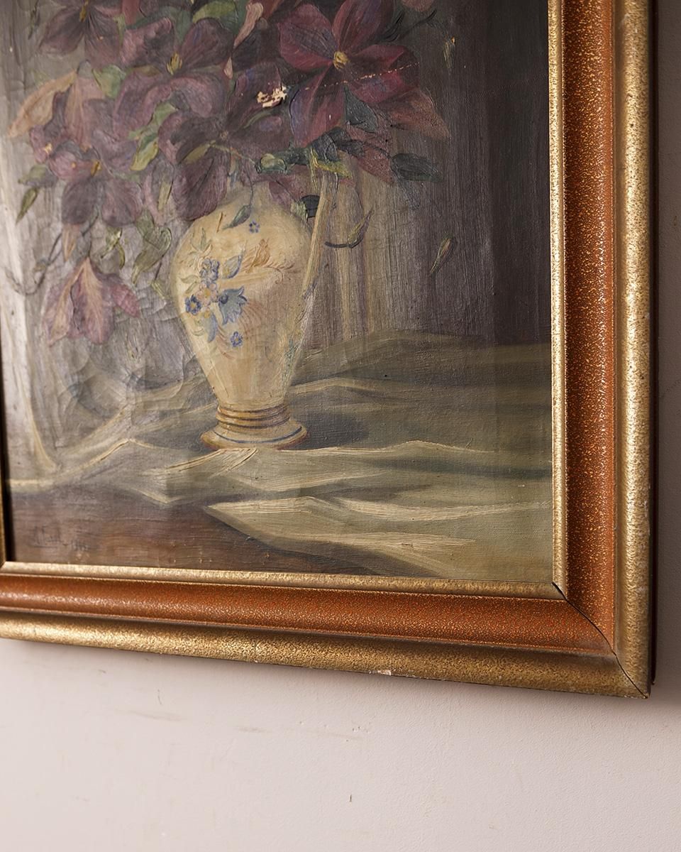 静物画 花瓶 ゴールドフレーム 花写真 豪華な花束のある静物画