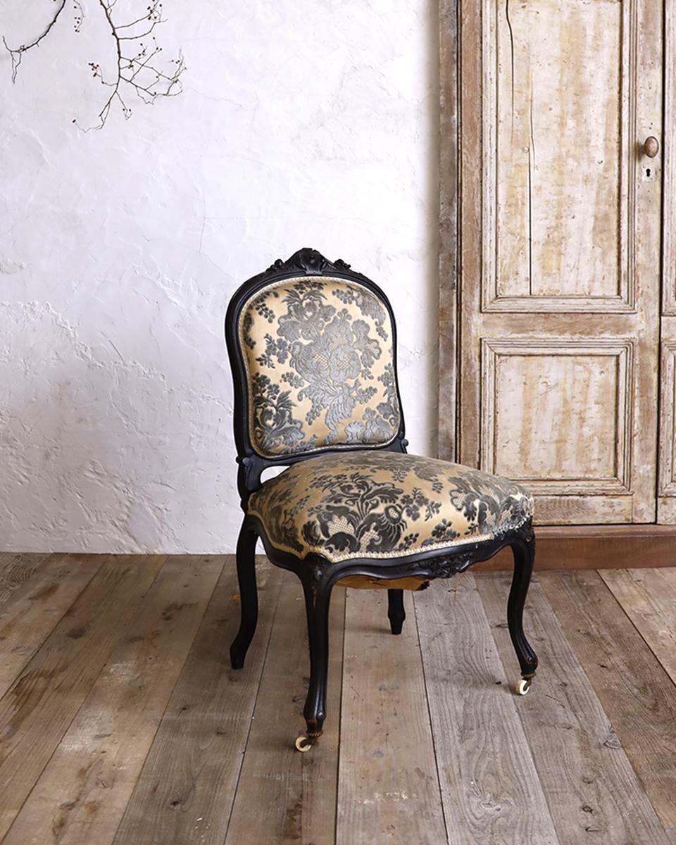 フランスアンティークチェア ナポレオン3世時代のナーシングチェア.1