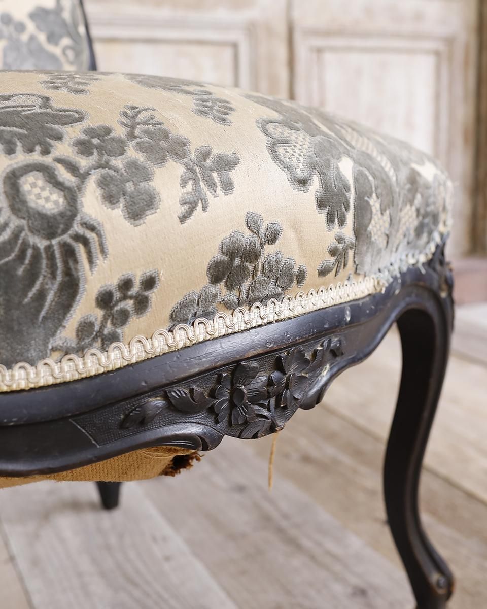 フランスアンティークチェア ナポレオン3世時代のナーシングチェア.1