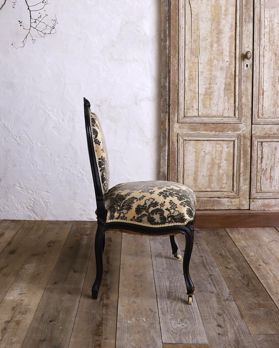 フランスアンティークチェア ナポレオン3世時代のナーシングチェア.1