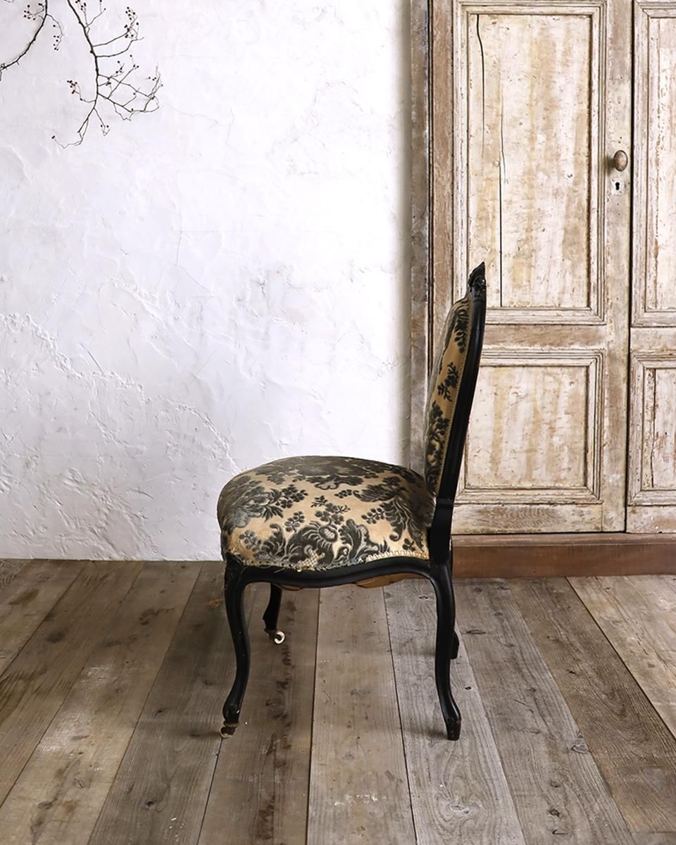 フランスアンティークチェア ナポレオン3世時代のナーシングチェア.1