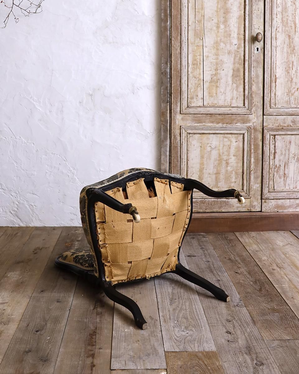 フランスアンティークチェア ナポレオン3世時代のナーシングチェア.1