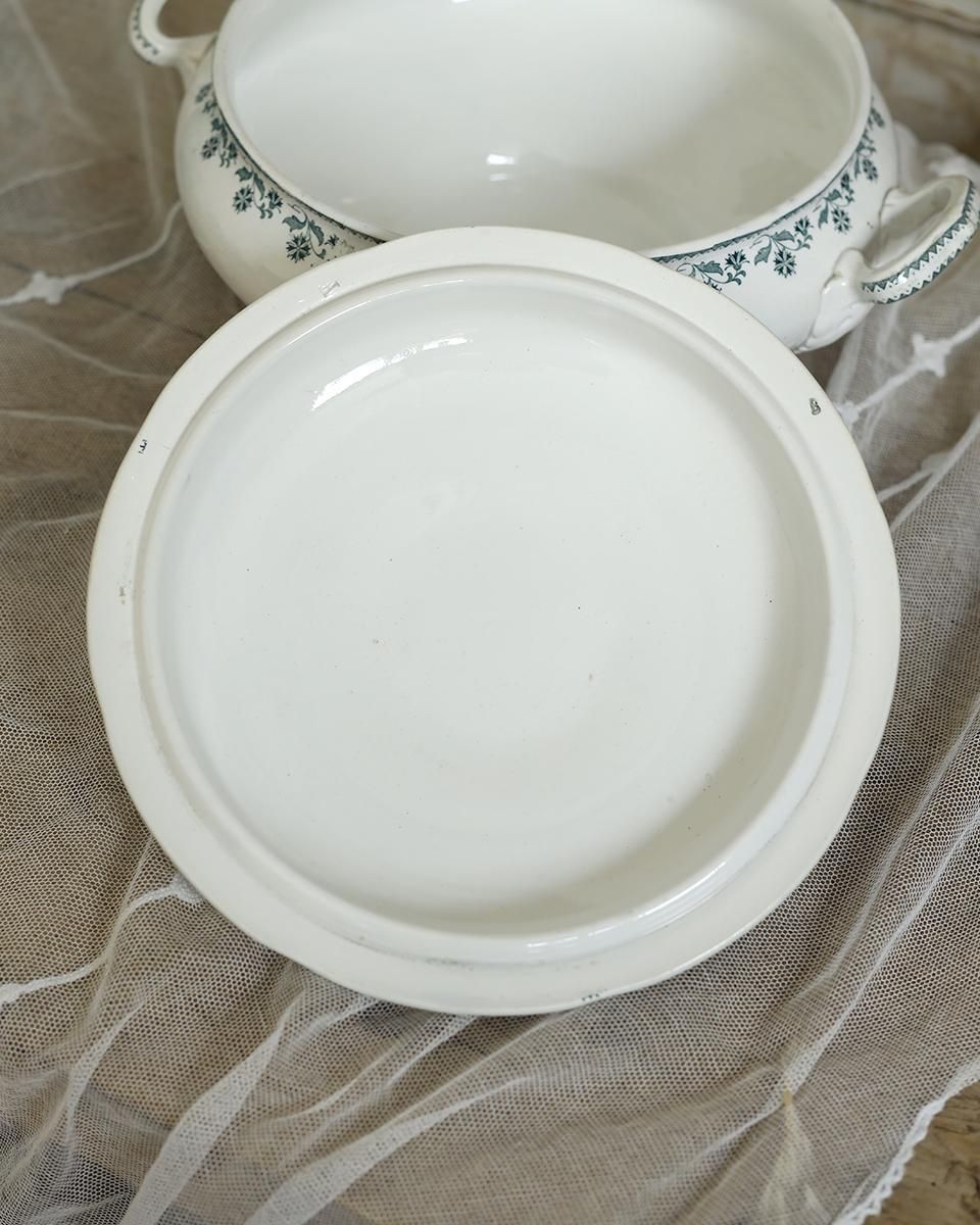 【18世紀フランス・希少アンティーク　パリ窯】　ムーラン・デ・ルー　【日本の花】 18世紀フランス・希少アンティーク パリ窯】 ムーラン・デ・ルー