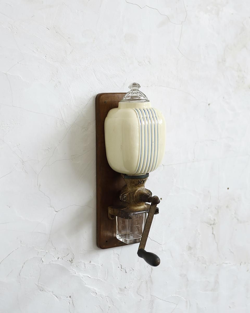 アンティーク ヴィンテージ 壁付けコーヒーミル.1 | Antiques Knock アンティーク ヴィンテージ 壁付けコーヒーミル.1 | Antiques Knock
