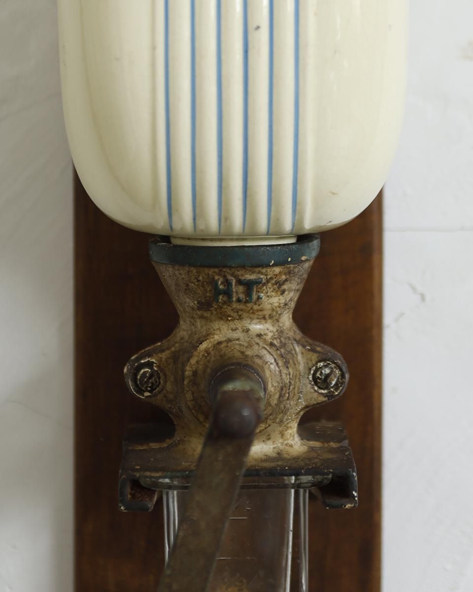 アンティーク ヴィンテージ 壁付けコーヒーミル.1 | Antiques Knock アンティーク ヴィンテージ 壁付けコーヒーミル.1 | Antiques Knock