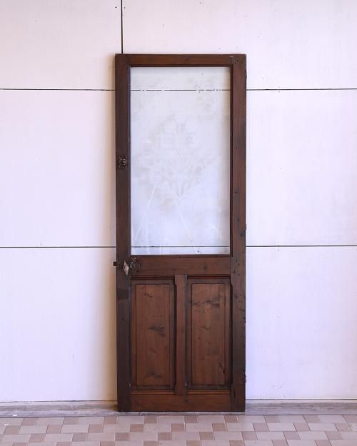 Antiques Knock アンティークドアや古い窓の建材 Antiques Knock アンティークドアや古い窓の建材