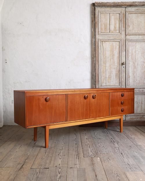  ơ ɥܡ.2  Vintage Sideboard.2 