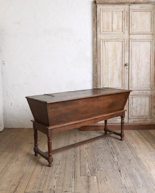  ơ֥.4  Work Table.4 