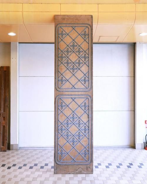 Antiques Knock アンティークドアや古い窓の建材 Antiques Knock アンティークドアや古い窓の建材