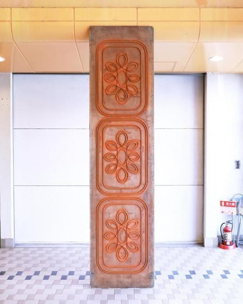 Antiques Knock アンティークドアや古い窓の建材 Antiques Knock アンティークドアや古い窓の建材