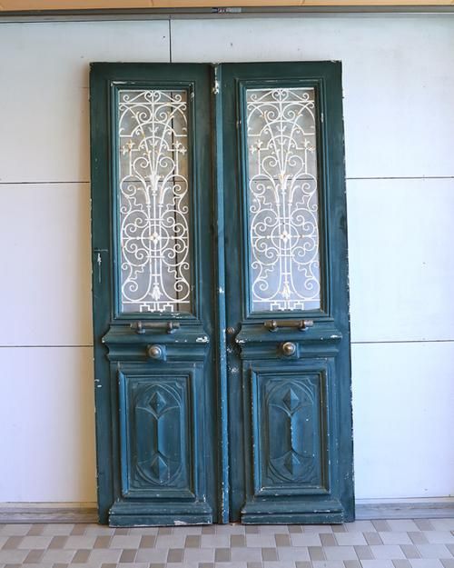 Antiques Knock アンティークドアや古い窓の建材