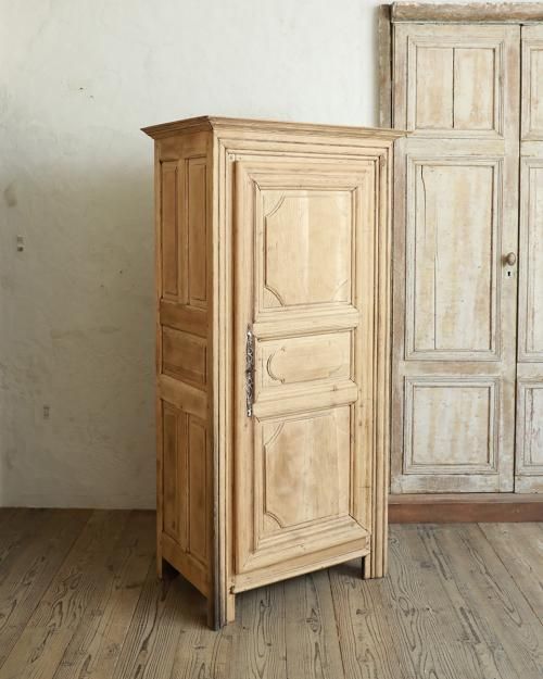  ɥ.5  Wardrobe.5  