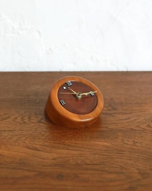  ֤.13  Table Clock.13  