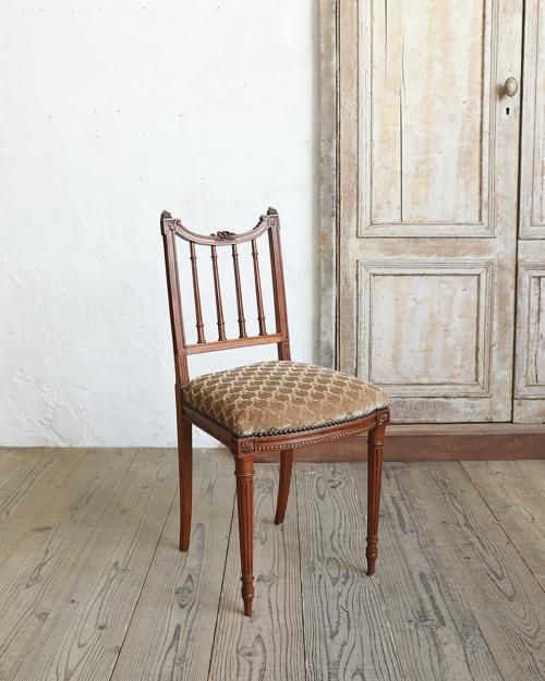 フランスアンティーク家具や雑貨の販売・卸売り店 Antique Knock