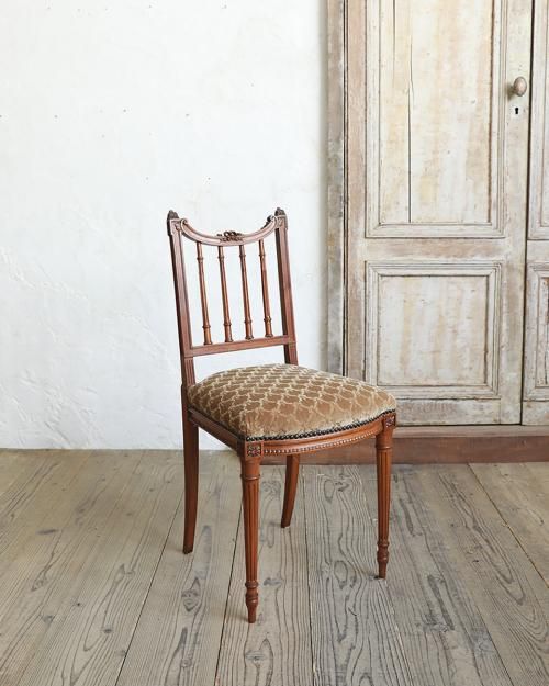 フランスアンティーク家具や雑貨の販売・卸売り店 Antique Knock
