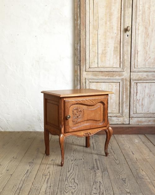 フランスアンティーク家具や雑貨の販売・卸売り店 Antique Knock