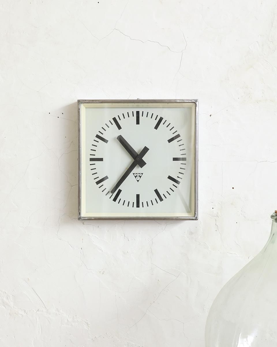 Pragotron社 (パラゴトロン) ウォールクロック.8