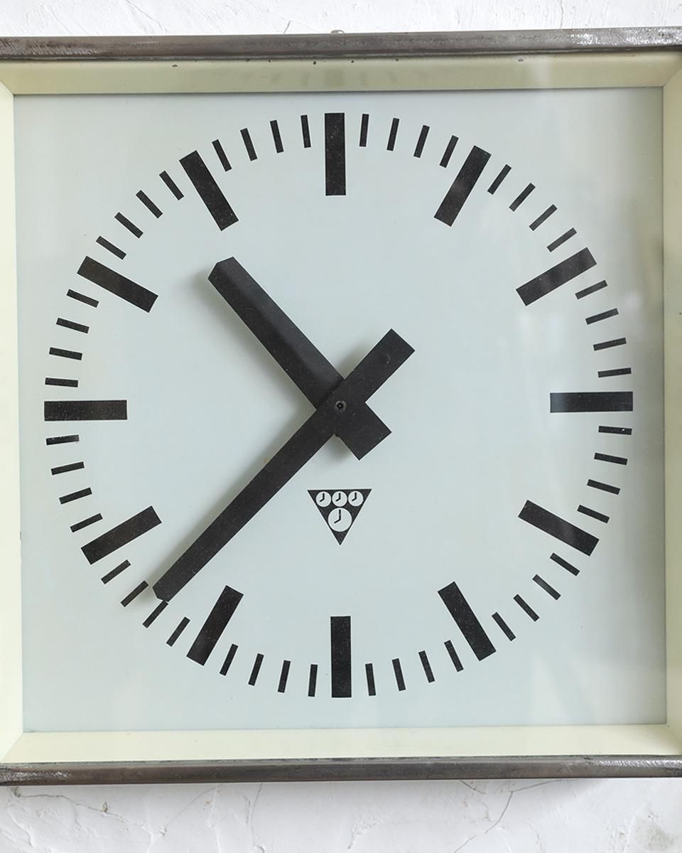 Pragotron社 (パラゴトロン) ウォールクロック.8