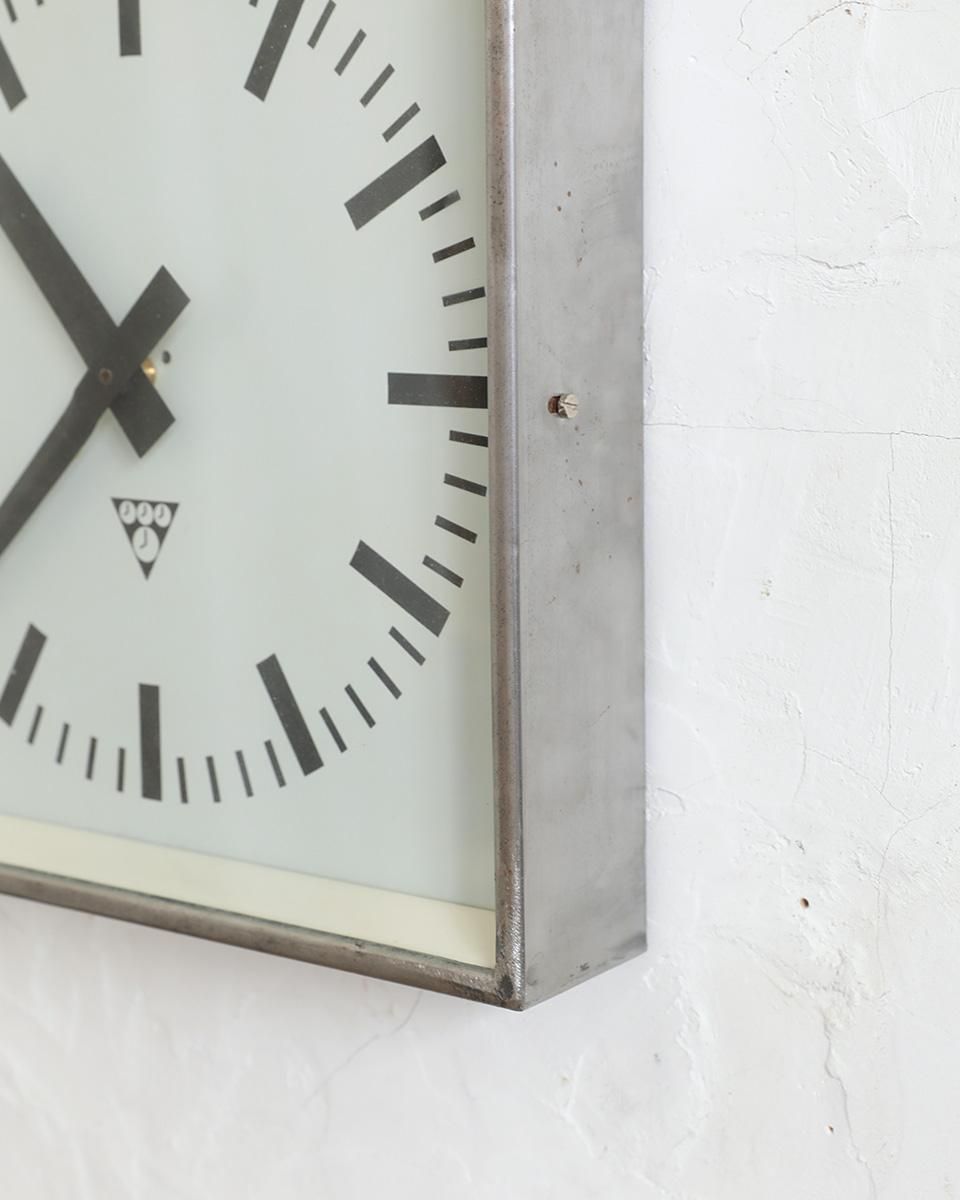 Pragotron社 (パラゴトロン) ウォールクロック.8