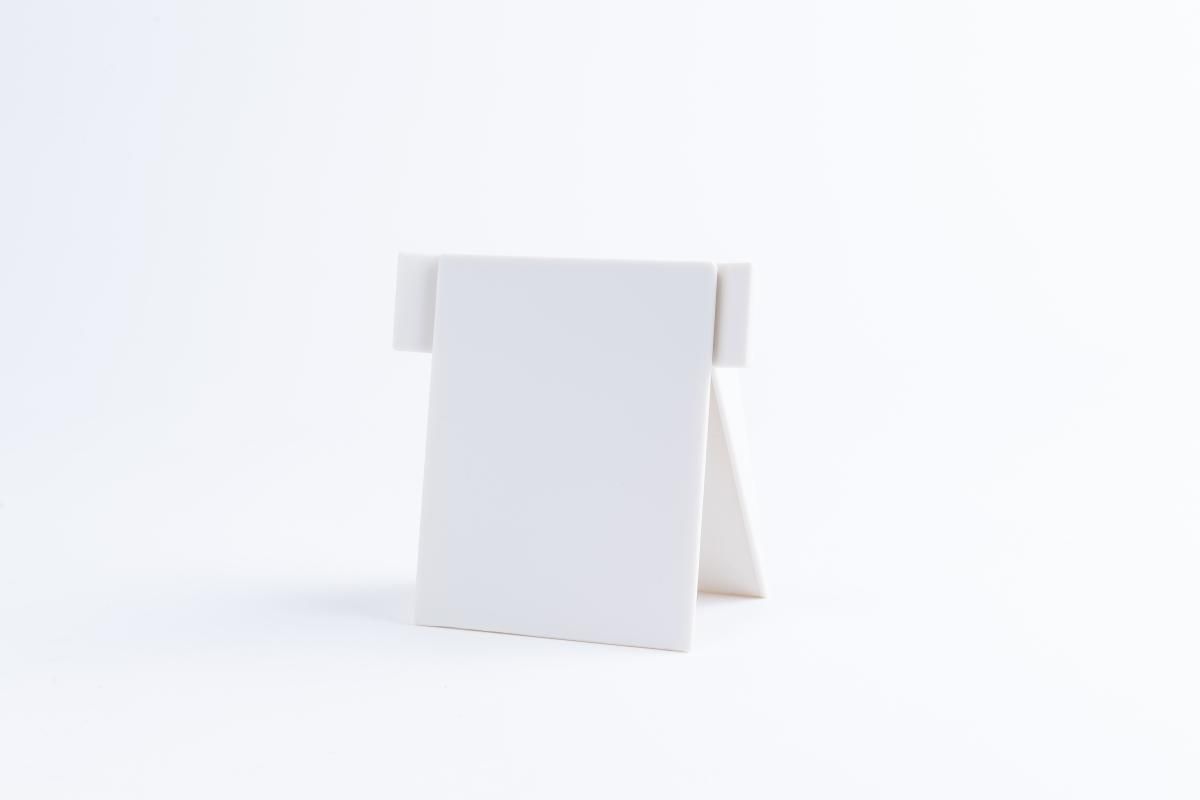 横田文具の公式通販サイト | クタっとならないペーパースタンド (白)