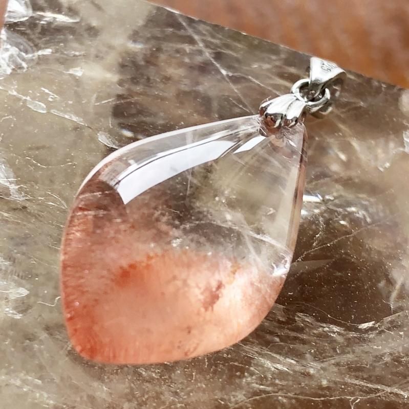 cute!! カザフスタン産ストロベリークォーツ・ペンダントトップ3.40g - 「エネルギー封入・氣封入」「運氣向上」 天然石オーダーブレスレット・天然石アクセサリー・パワーストーン通販のCREATIVE STONES