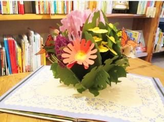 Paper Blossoms: A Book of Beautiful Bouquets for the Table