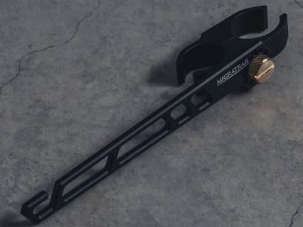 MIGRATRAIL アドハンガー ブラック ラージの商品画像
