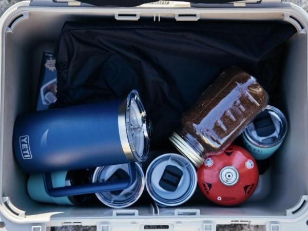 【新品未使用】　YETI LOADOUT GOBOX 30イエティ Amazon.co.jp: YETI LoadOut GoBox Collection、分割防水カーゴ