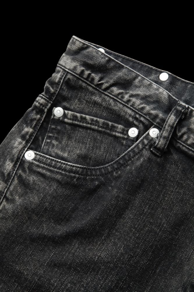 13oz STRETCH DENIM “SEMI-SARROUEL” SPLASH DYED BLACK 13oz STRETCH DENIM “SEMI-SARROUEL” SPLASH DYED BLACK