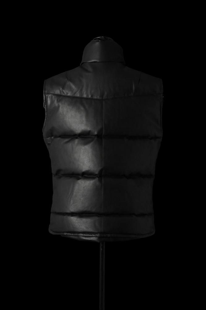 MONOCHROME LUXURY STEER 0.6mm “POLISH WHITE GOOSE DOWN” VEST MONOCHROME LUXURY STEER 0.6mm “POLISH WHITE GOOSE DOWN” VEST