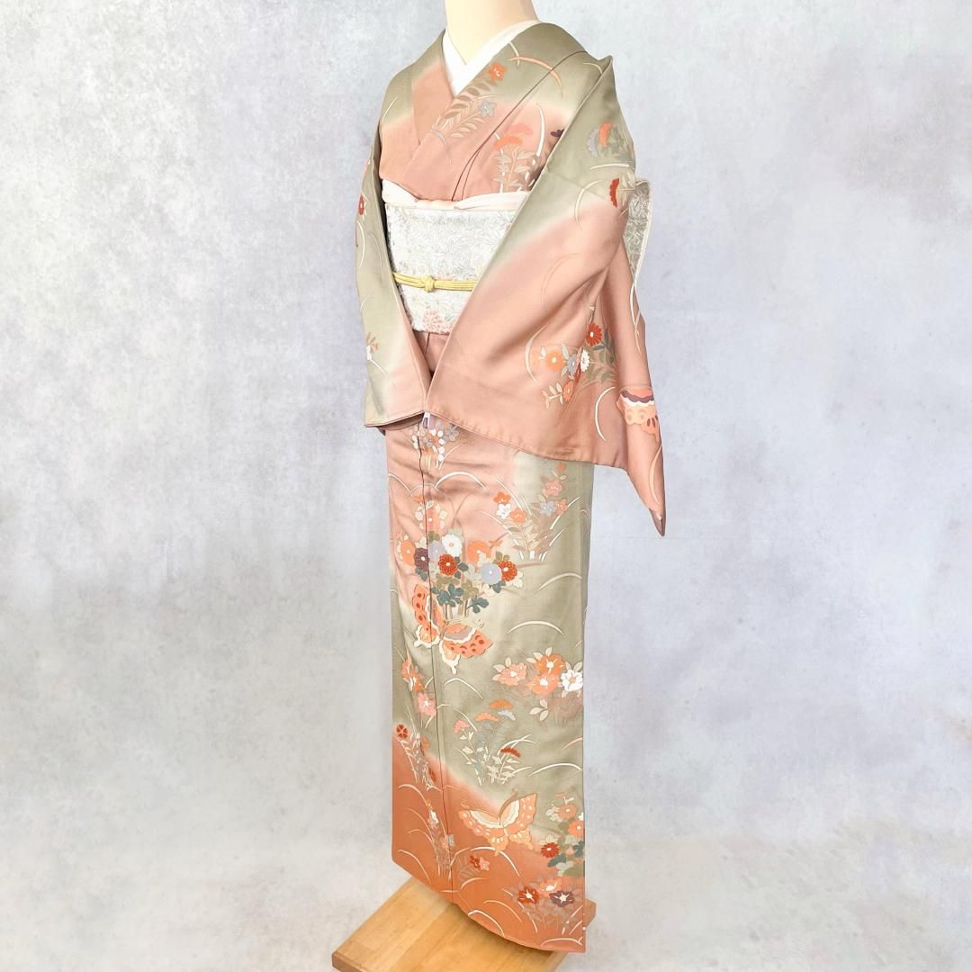 新品 金彩友禅 葡萄 着物“貴女に芽生える素敵な時間”仕付糸付 付下げ 3045 訪問着 着物 未使用 フォーマル 正絹 木蘭色 暈し 椿 水仙 螺鈿