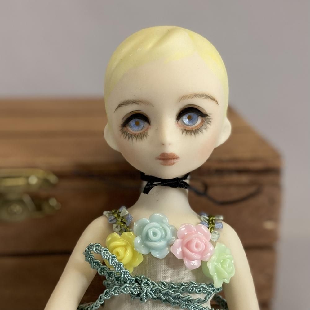 品質検査済 Qeromalion鳴力「青薔薇ちゃん」 珈琲舎・書肆アラビク - ビスクドール