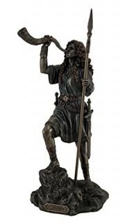 Resin Statues Boudica Warrior Queen of Iceni Holding Spear BlowingHorn Statue