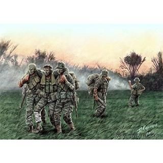 Masterbox 135 - Head for the Huey Vietnam War series MAS35107