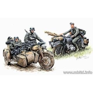 Master Box German Motorcycle Troops On The Move 4 Figure Model Building Kits