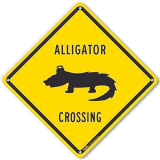 Alligator Crossing Plastic Sign 10 x 10