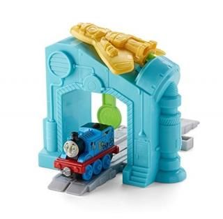 Thomas & Friends FJP67 Adventures Thomas' robot Launcher